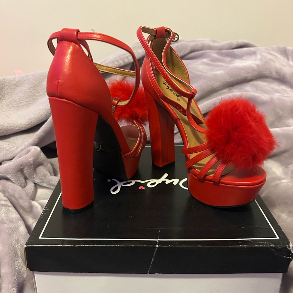Qupid Heels - Picture 2 of 3